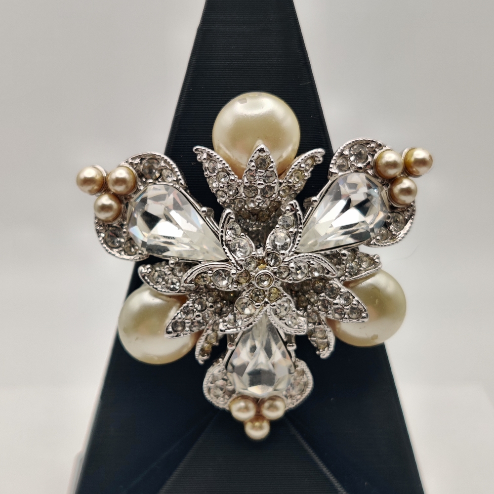 Oscar De La Renta Elegant Silver, Rhinestone, Faux Pearl Brooch